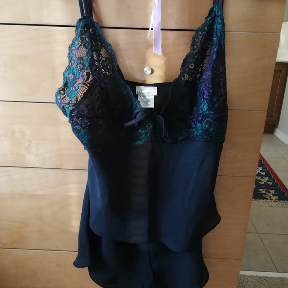 Secret Treasures lingerie set - Picture 2 of 5